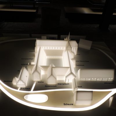 beleuchtetes Modell der Klosteranlage